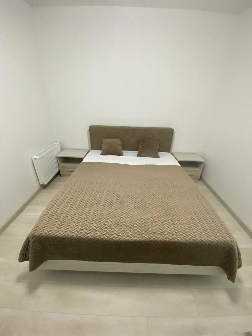 Atlant Luxury Big Family Five Apart On Golovna Поряд З Тц Депот Wi Fi 24 На 7 Chernivtsi Bagian luar foto